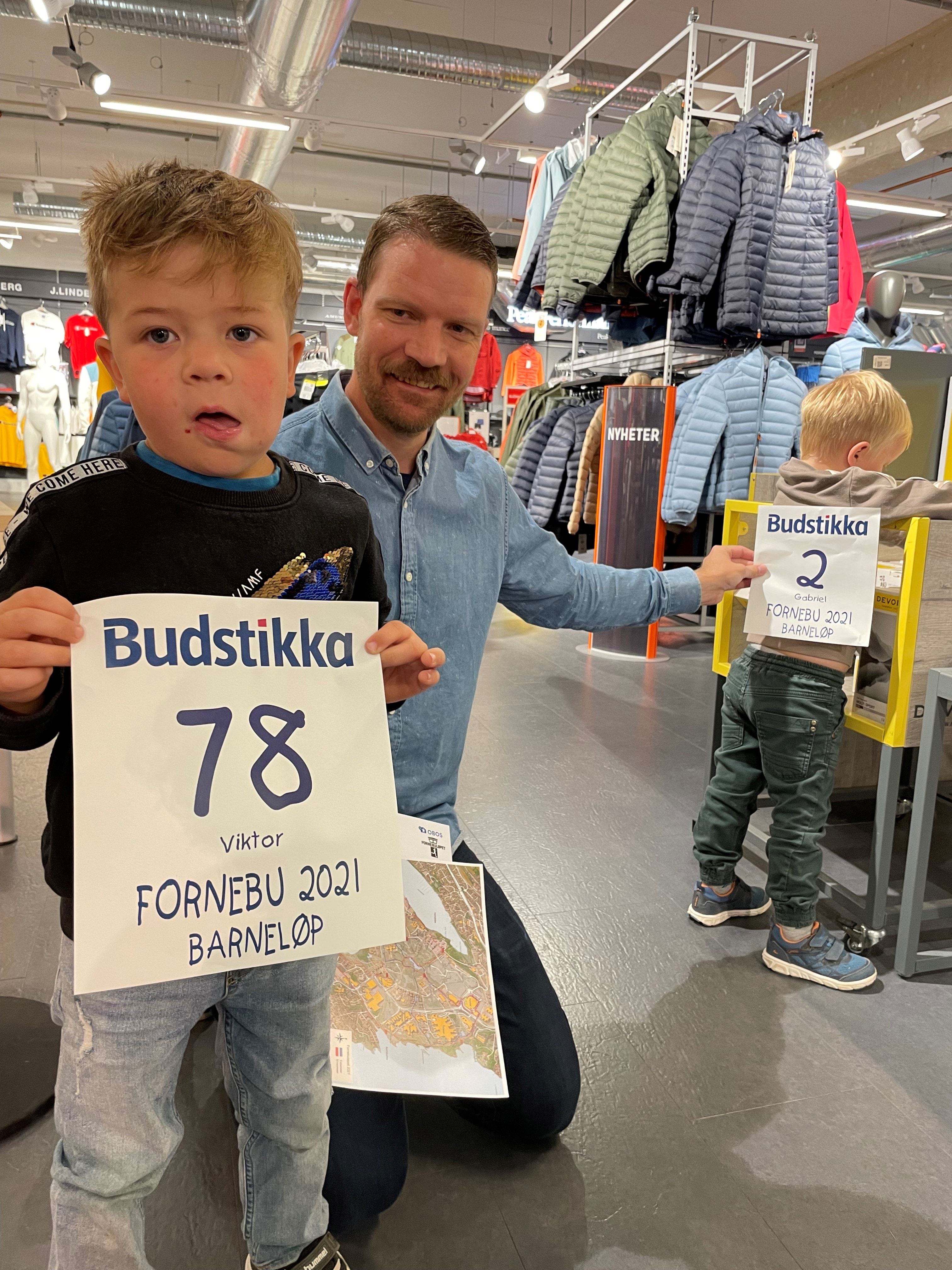 Da er utdeling av startnummer i gang!